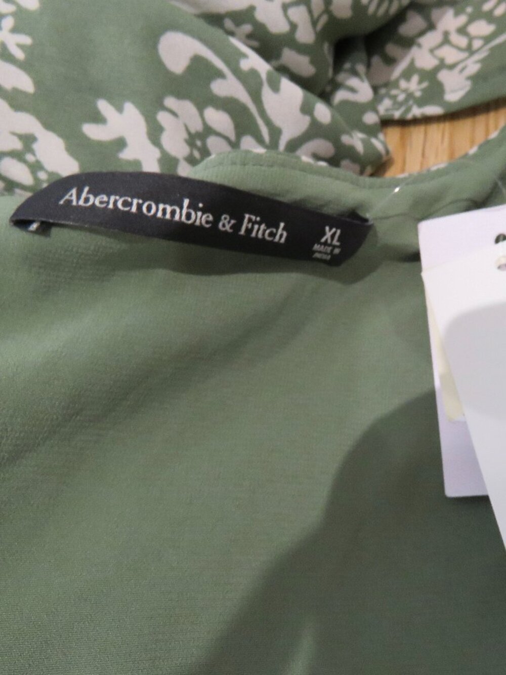 Abercrombie & Fitch Sage Green and Cream Floral Maxi Dress - Picture 15 of 16